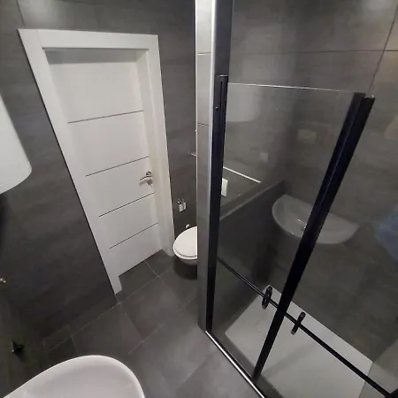 Laura Apartament *