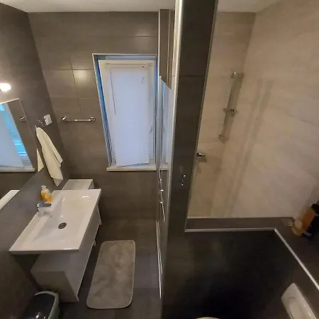 Laura Apartment *