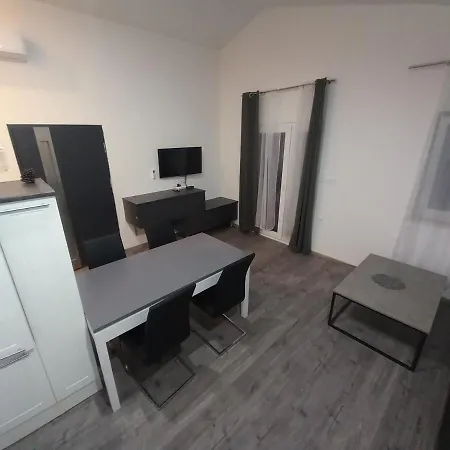 Apartment Laura *
