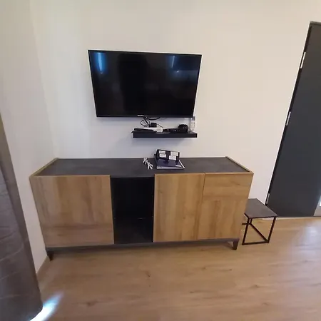 Laura Apartment