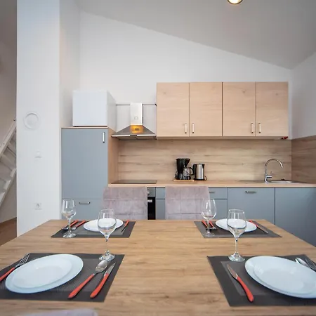 Laura Apartment