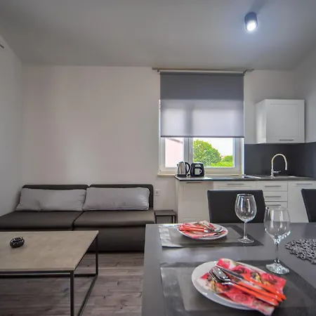 Laura Apartment *